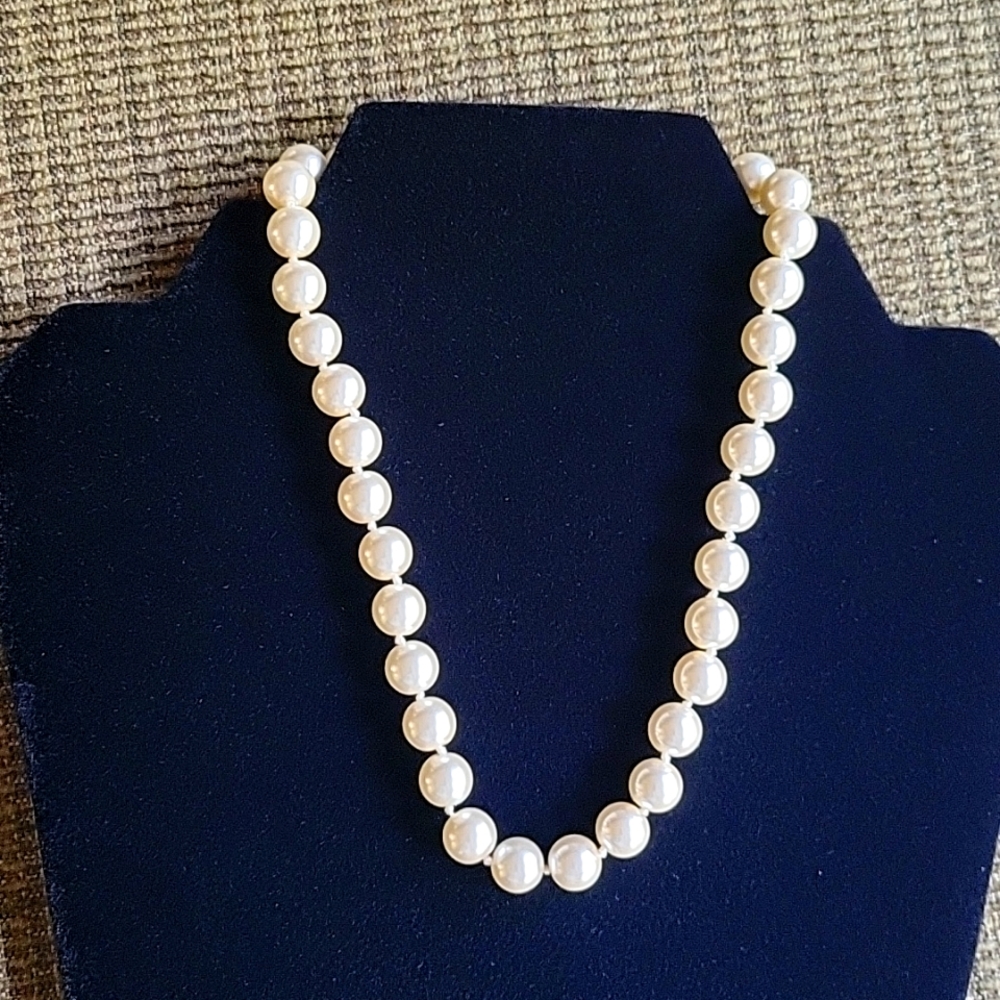 Faux Pearl's